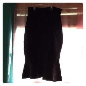Slimming Frilled Pencil Skirt